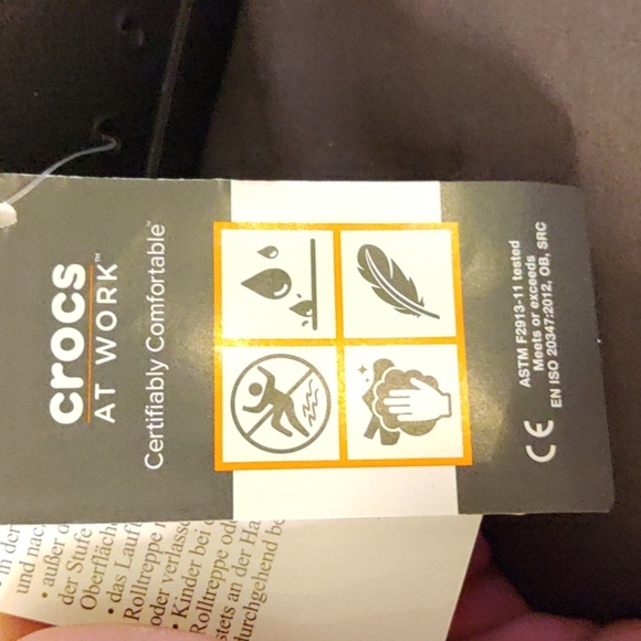 Crocs - Picture 2 of 7